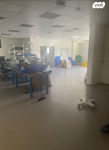 מבני תעשיה, גיל עמל, הוד השרון