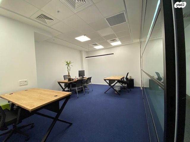 משרדים, קיסריה