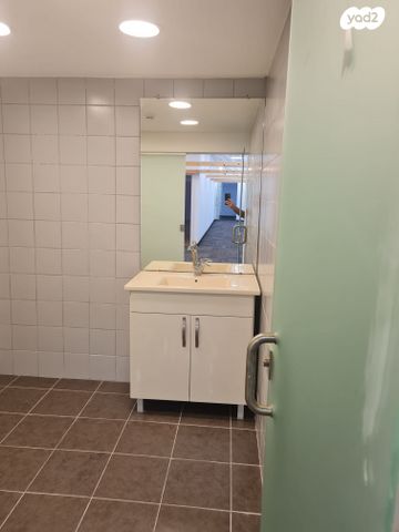 משרדים, קיסריה