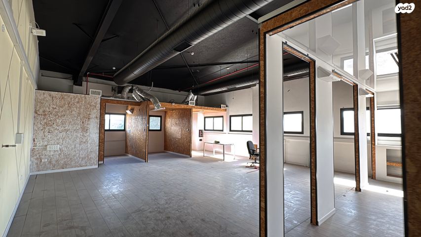 משרדים, קיסריה