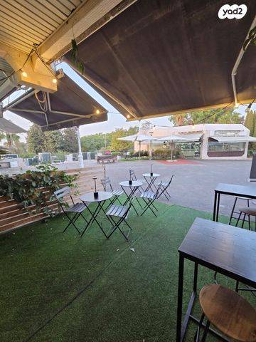 חנויות/ שטח מסחרי, הערבה, אורנית, אורנית