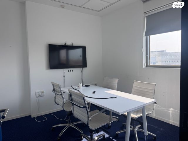 משרדים, קיסריה