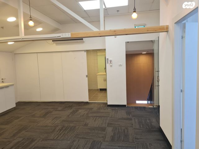 משרדים, קיסריה