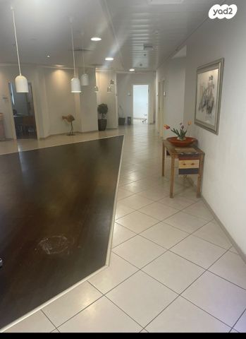 מבני תעשיה, גיל עמל, הוד השרון