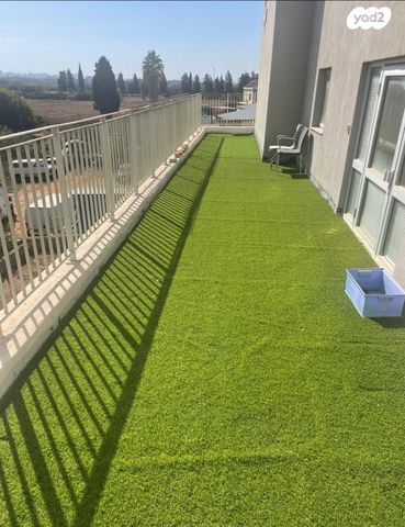 מבני תעשיה, גיל עמל, הוד השרון