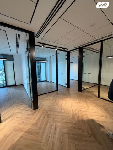 דרך מנחם בגין 