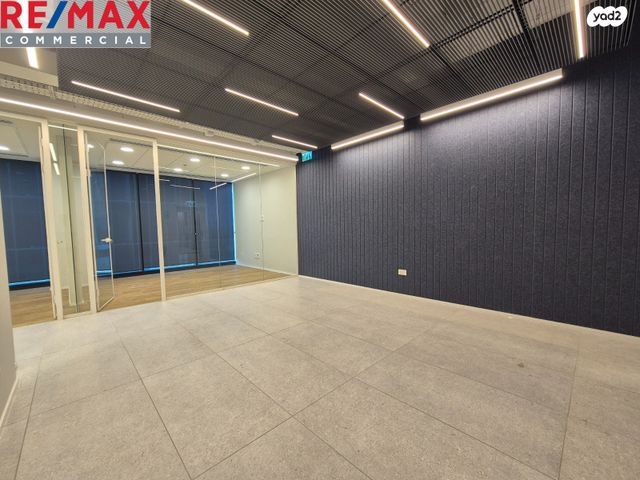 משרדים, החרש, הוד השרון