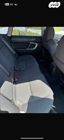 סובארו B4/לגאסי