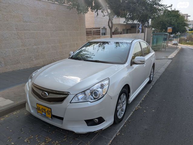 סובארו B4/לגאסי