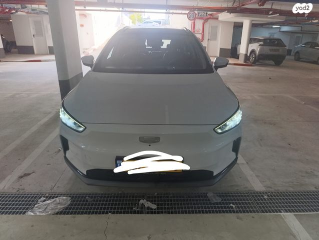 ג׳ילי Geometry C