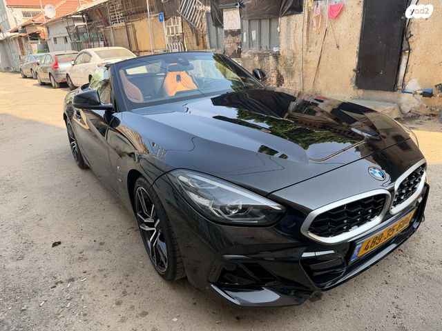 ב מ וו Z4