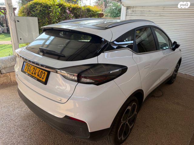 מודעת רכב ג׳ילי Geometry C