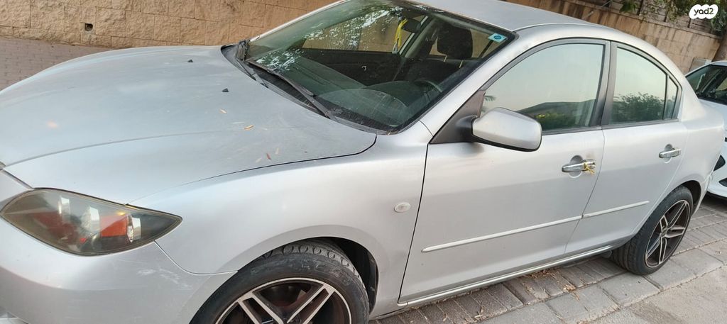 מודעת רכב מאזדה 3