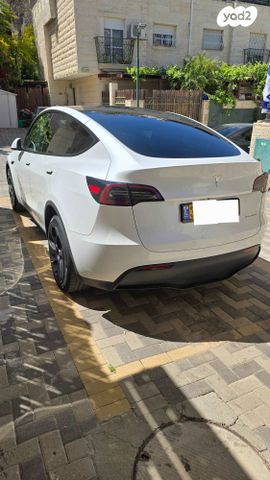 מודעת רכב טסלה מודל Y