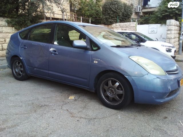 טויוטה פריוס