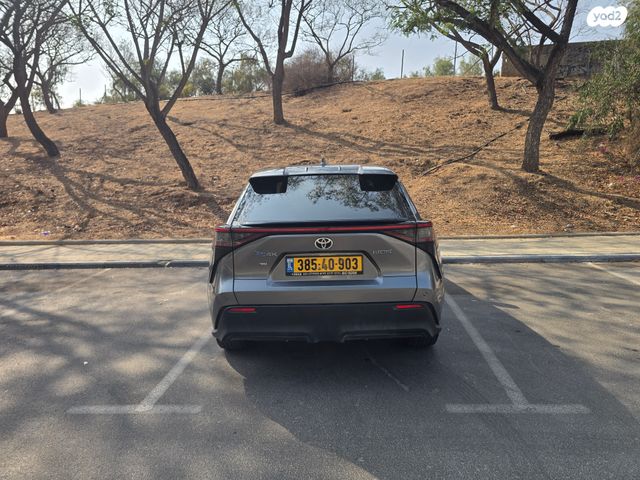טויוטה bZ4X