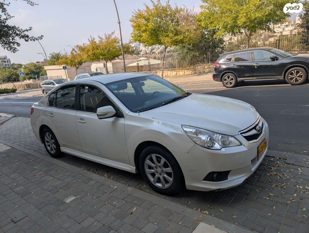 סובארו B4/לגאסי