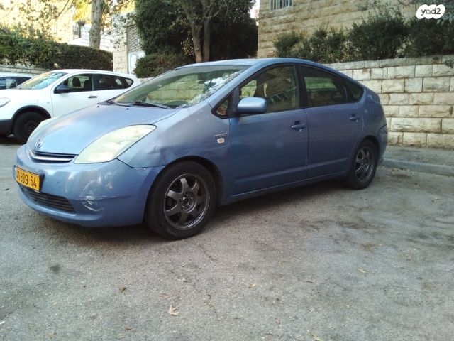 טויוטה פריוס