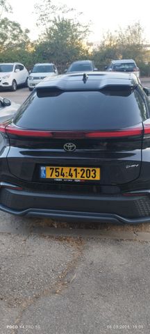 מודעת רכב טויוטה C-HR