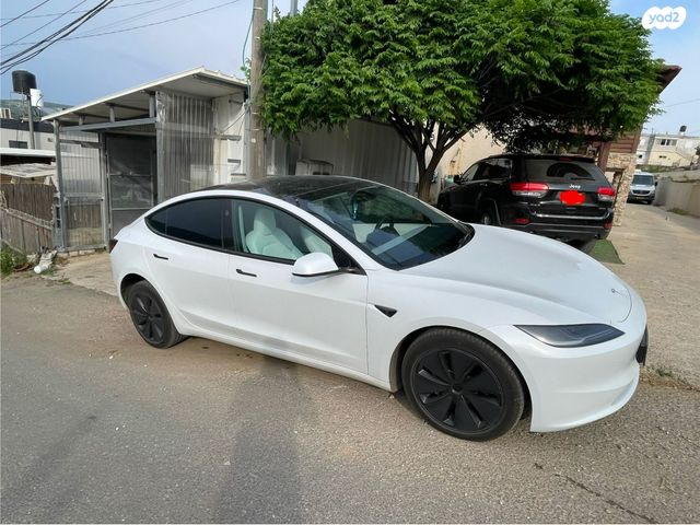 מודעת רכב טסלה מודל 3