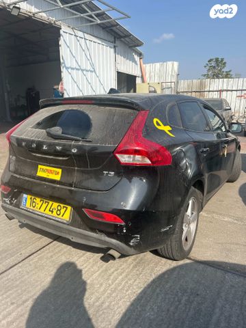 וולוו V40