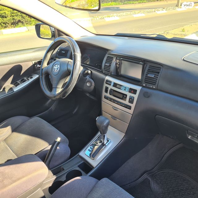 טויוטה קורולה