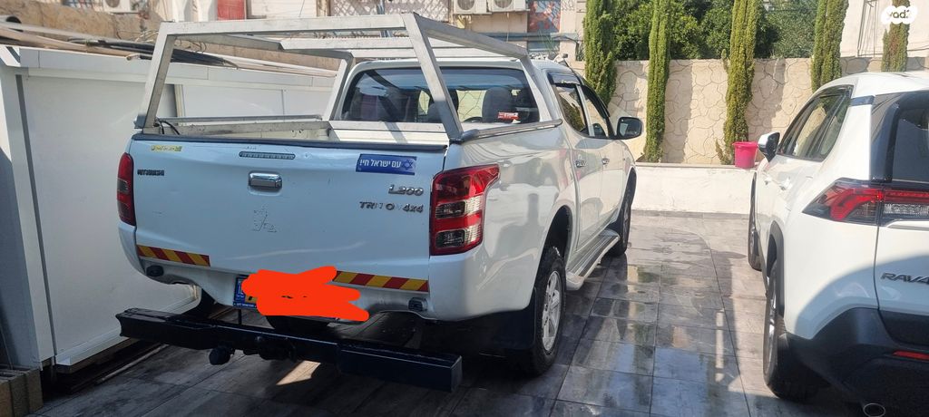 מיצובישי טרייטון / L200