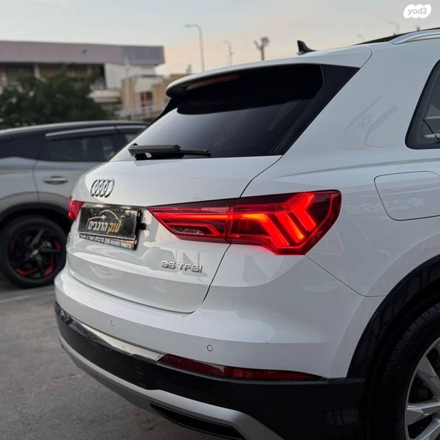 אאודי Q3
