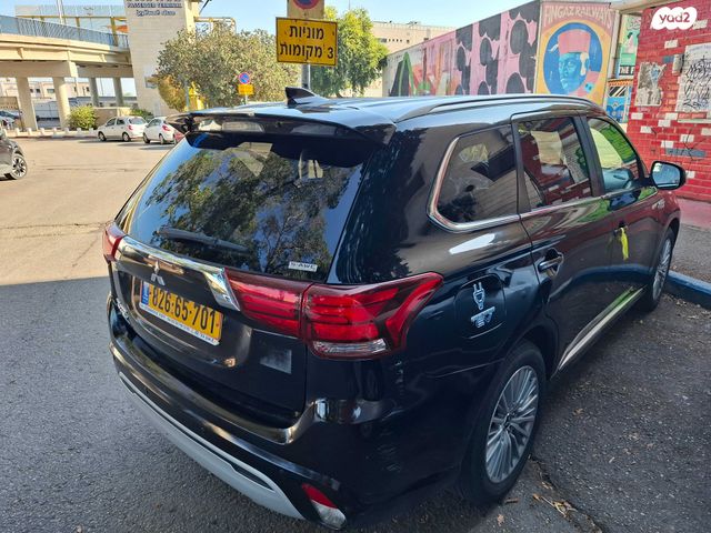 מיצובישי אאוטלנדר