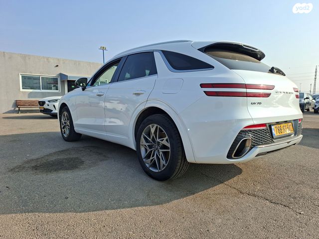 ג'נסיס GV70