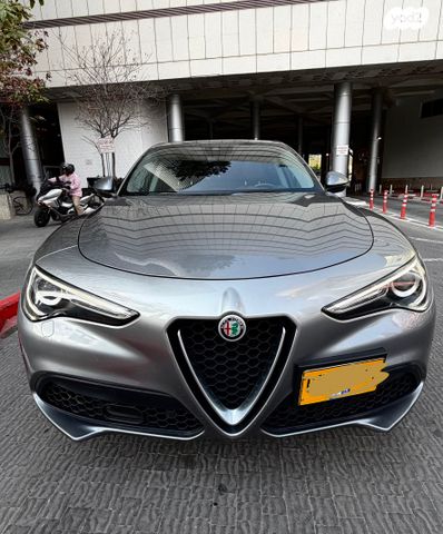 מודעת רכב אלפא רומיאו סטלביו