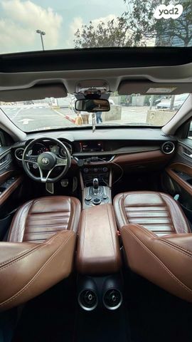 אלפא רומיאו סטלביו