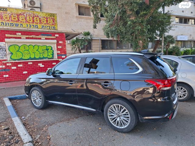 מיצובישי אאוטלנדר