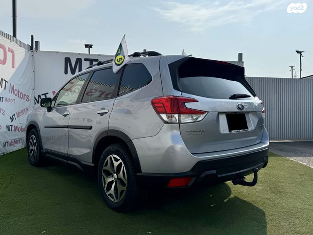 סובארו פורסטר