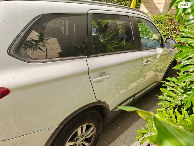 מיצובישי אאוטלנדר