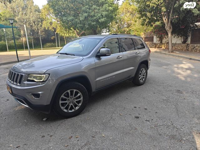 מודעת רכב ג'יפ גרנד צ'ירוקי