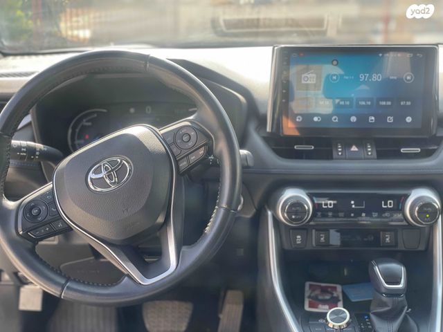 טויוטה RAV4