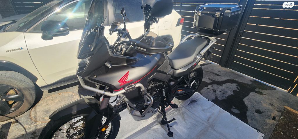 הונדה טרנסאלפ 700