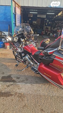 מודעת רכב הונדה GL1800 גולד-ווינג