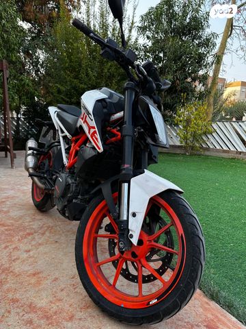 KTM Naked Duke 390