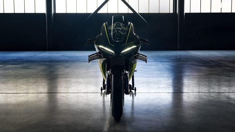 דוקאטי פניגאלה V4S