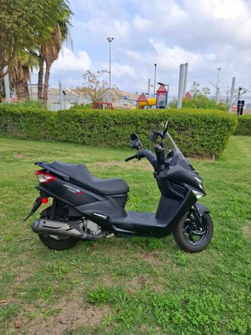 סאן יאנג ג'וי רייד 200