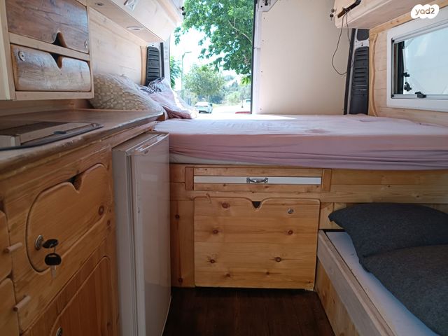 מודעת רכב ממונע אוטוקראוון