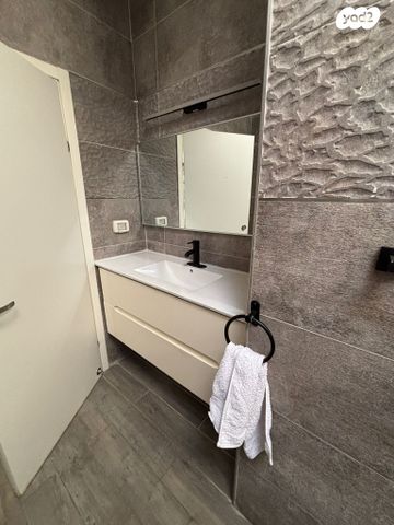 דירה, שדרות וייצמן 39, מרכז העיר, סביניה, הוותיקה, קרית ביאליק