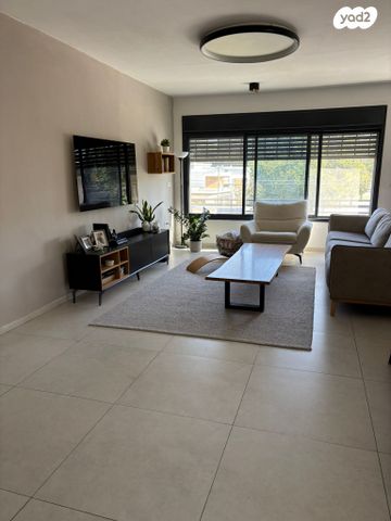 דירה, שדרות וייצמן 39, מרכז העיר, סביניה, הוותיקה, קרית ביאליק