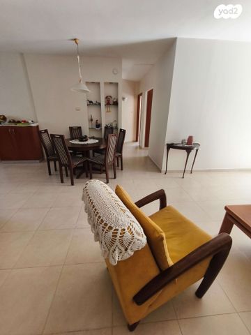 דירת גן, משה סנה 23, לב הפארק, רעננה