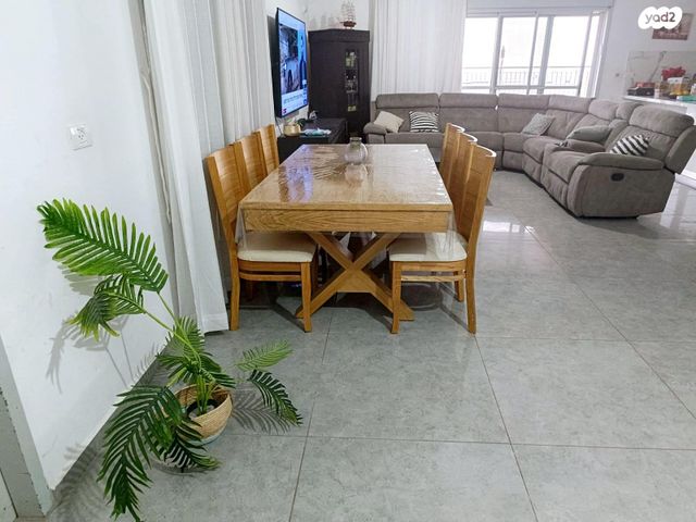 דופלקס, ברוש 32, לשם, עלי זהב