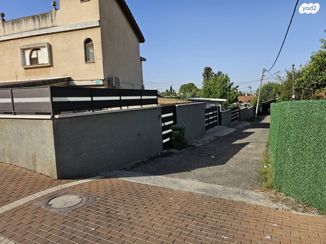 בית פרטי/ קוטג', יצחק שדה 23, מרכז עפולה עלית, עפולה