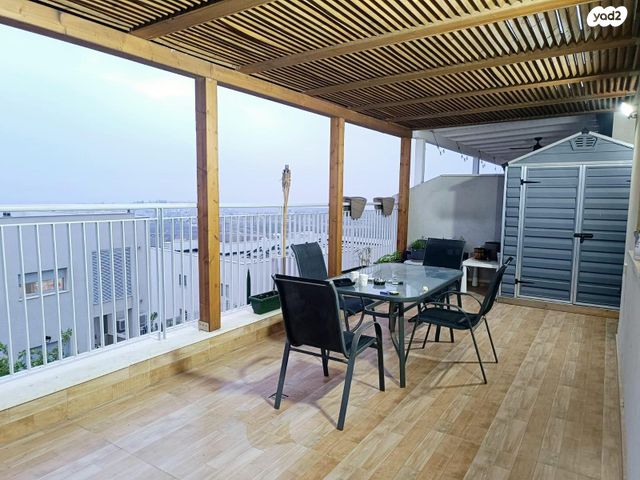 דופלקס, ברוש 32, לשם, עלי זהב