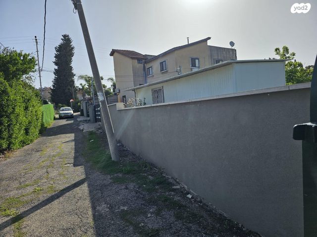 בית פרטי/ קוטג', יצחק שדה 23, מרכז עפולה עלית, עפולה